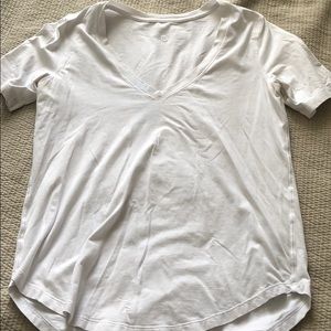 Lulu Lemon women’s v neck size 6